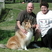 Kings Valley Collies dog Chessie with human parents.